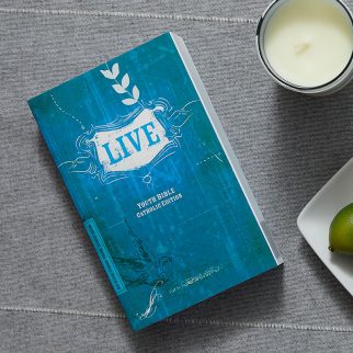 NRSV Catholic Edition LIVE Youth Bible Photo1a